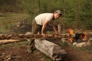 Abri à bois, préparation des piliers